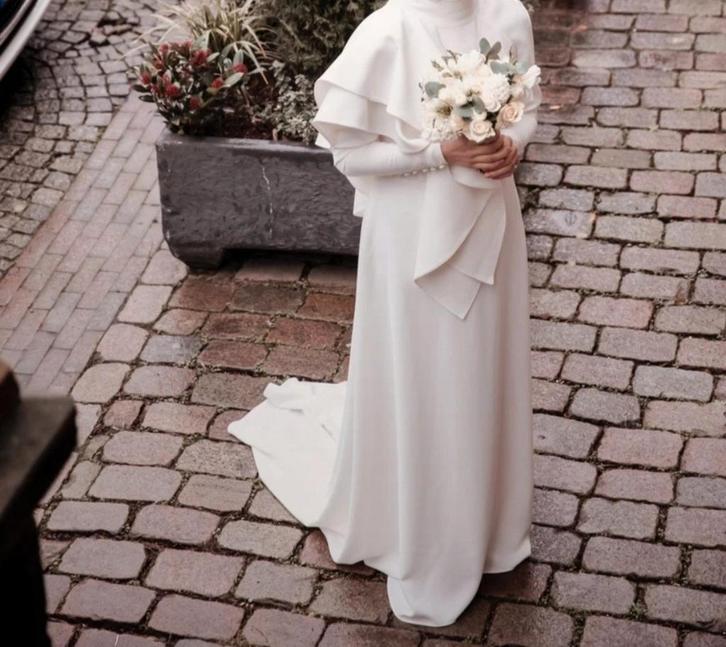 Elegante witte trouwjurk/ Nikkah, Kleding | Dames, Trouwkleding en Trouwaccessoires, Zo goed als nieuw, Trouwjurk, Wit, Ophalen of Verzenden