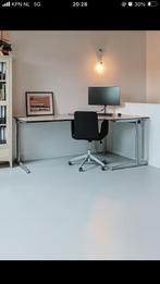 Mooi en degelijk bureau - gratis af te halen!, Huis en Inrichting, Ophalen, In hoogte verstelbaar, Gebruikt, Bureau