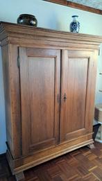 Eiken kast en secretaire te koop tegen elk aannemelijk bod., Ophalen