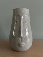 Zware keramieken vaas met gezicht, lichtgroen, Aardewerk of Porselein, Ophalen of Verzenden, Zo goed als nieuw, Minder dan 50 cm