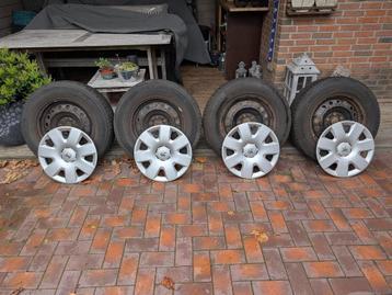 winterbanden  215/70R16 op stalen velgen beschikbaar voor biedingen