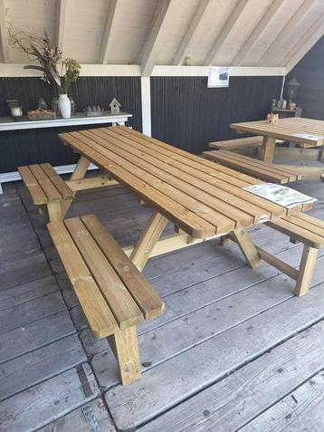 Picknicktafel Family showmodel beschikbaar voor biedingen