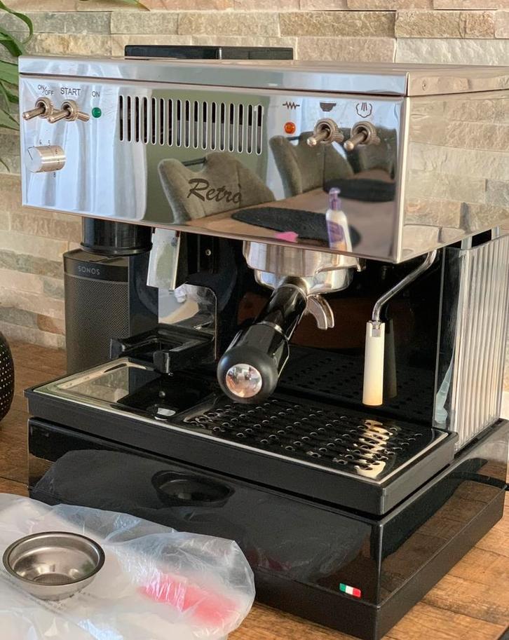 Nieuweste quick mill 0835 met geintegreede molen, Witgoed en Apparatuur, Koffiezetapparaten, Zo goed als nieuw, Gemalen koffie