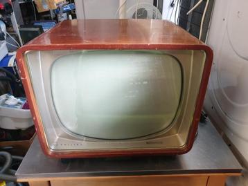 Vintage Philips TV - Retro Design beschikbaar voor biedingen