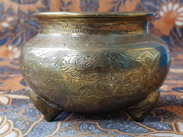 Mooie zware antieke Oosterse pot van bewerkt brons 10 cm., Antiek en Kunst, Kunst | Niet-Westerse kunst, Ophalen of Verzenden
