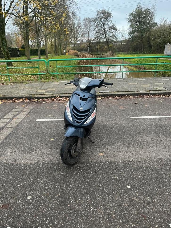 Zip 125cc 4t brom, Fietsen en Brommers, Scooters | Piaggio, Gebruikt, Zip, Maximaal 45 km/u, Benzine, Ophalen of Verzenden