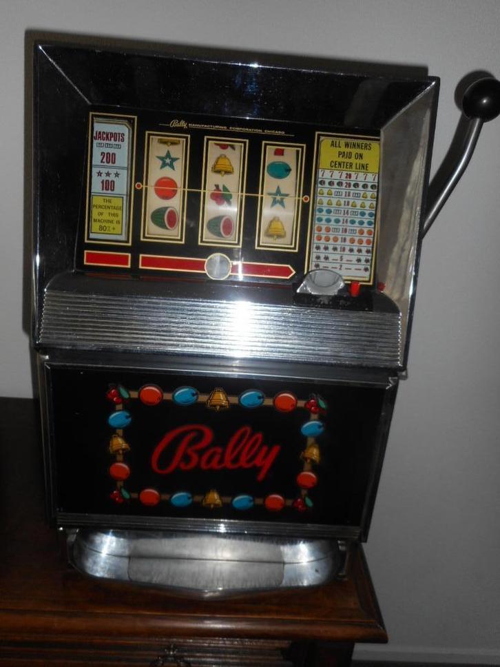 AANGEBODEN KLEINE BALLY AUTOMAAT., Verzamelen, Automaten | Gokkasten en Fruitautomaten, Gebruikt, Euro, Met sleutels, Ophalen