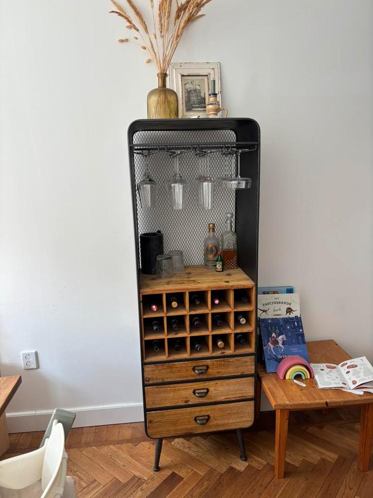 Wijnkast Dutchbone, Huis en Inrichting, Kasten | Vitrinekasten, Zo goed als nieuw, 150 tot 200 cm, 25 tot 50 cm, Ophalen