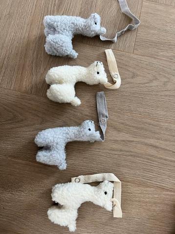 Jollein Lama's om op te hangen beschikbaar voor biedingen