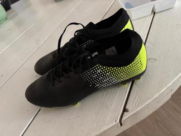 Voetbalschoenen maat 42, zwart geel, zo goed als nieuw beschikbaar voor biedingen