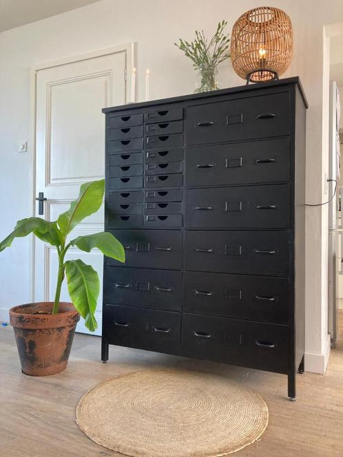 Industriële kast met 27 laden (Kabinet), Huis en Inrichting, Kasten | Ladekasten, Zo goed als nieuw, 100 tot 150 cm, 100 tot 150 cm