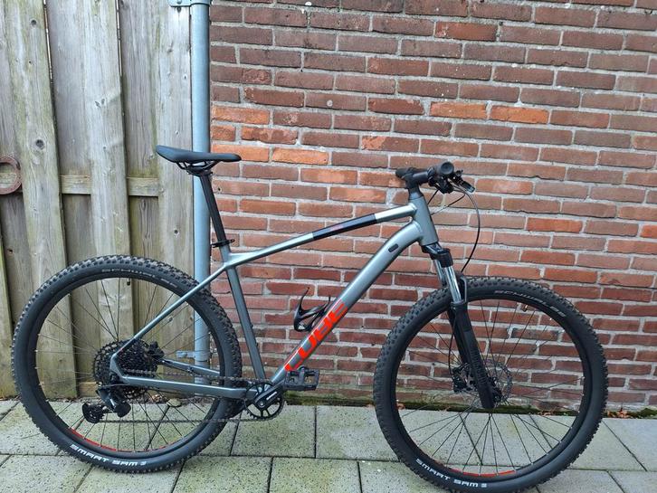 te koop zgan CUBE﻿ ANALOG Flashgrey/red maat 56 xl MTB, Fietsen en Brommers, Fietsen | Mountainbikes en ATB, Zo goed als nieuw