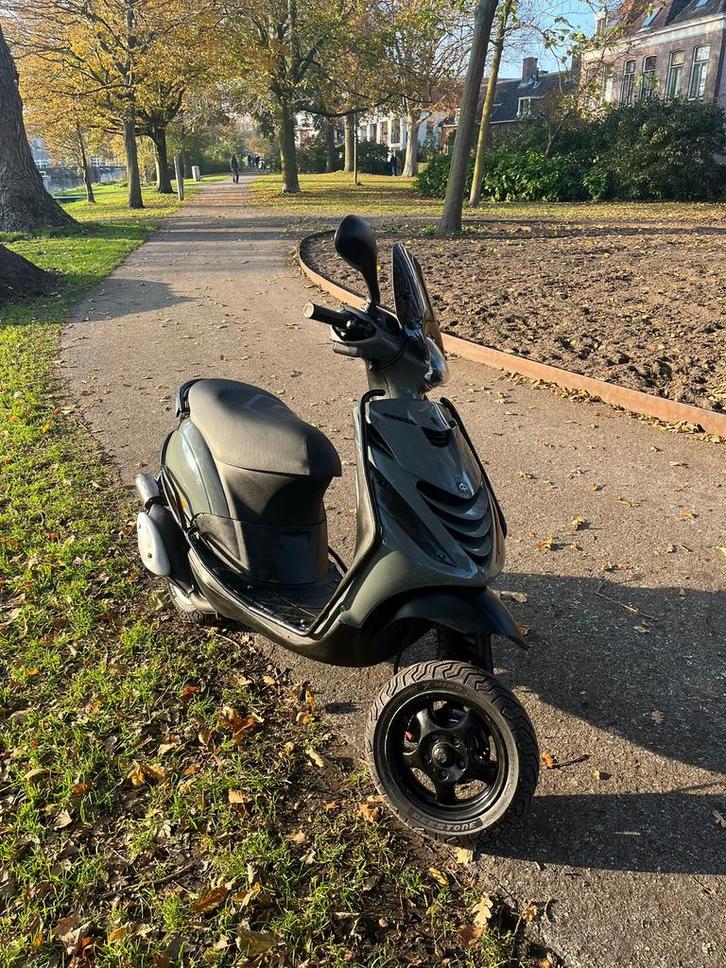 Piaggio Zip 70cc 2t, Fietsen en Brommers, Scooters | Piaggio, Zo goed als nieuw, Zip, Maximaal 45 km/u, Tweetakt, Ophalen
