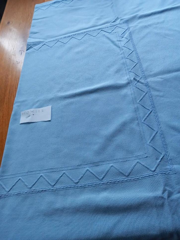 Lichtblauw tafelkleed 150 x123, Huis en Inrichting, Tafelkleden, Zo goed als nieuw, Rechthoek, Binnen, Ophalen of Verzenden