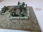 Vintage (Aardewerk) LOOPGRAVEN + 7 (Plastic) SOLDIERS. igst., Hobby en Vrije tijd, Modelbouw | Figuren en Diorama's, Ophalen of Verzenden