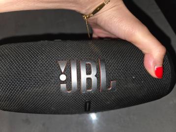 JBL Charge Bluetooth Speaker beschikbaar voor biedingen