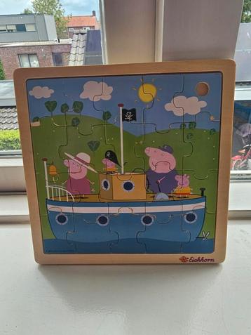 Houten puzzel peppa pig beschikbaar voor biedingen