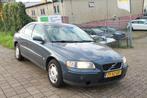 Volvo S60 2.4D (bj 2006), Voorwielaandrijving, Gebruikt, Blauw, Origineel Nederlands