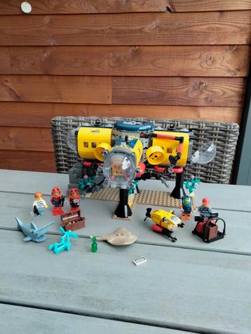 60265 Lego Onderzoeksbasis beschikbaar voor biedingen