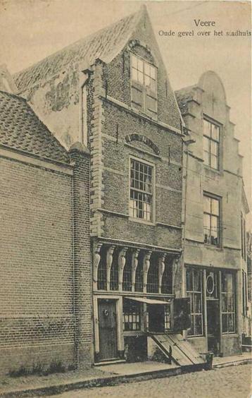 (380-233-033) Veere Oude gevel over het stadhuis beschikbaar voor biedingen