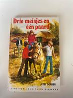 Drie meisjes en één paard - Jetty Donker, Ophalen of Verzenden, Zo goed als nieuw, Fictie algemeen