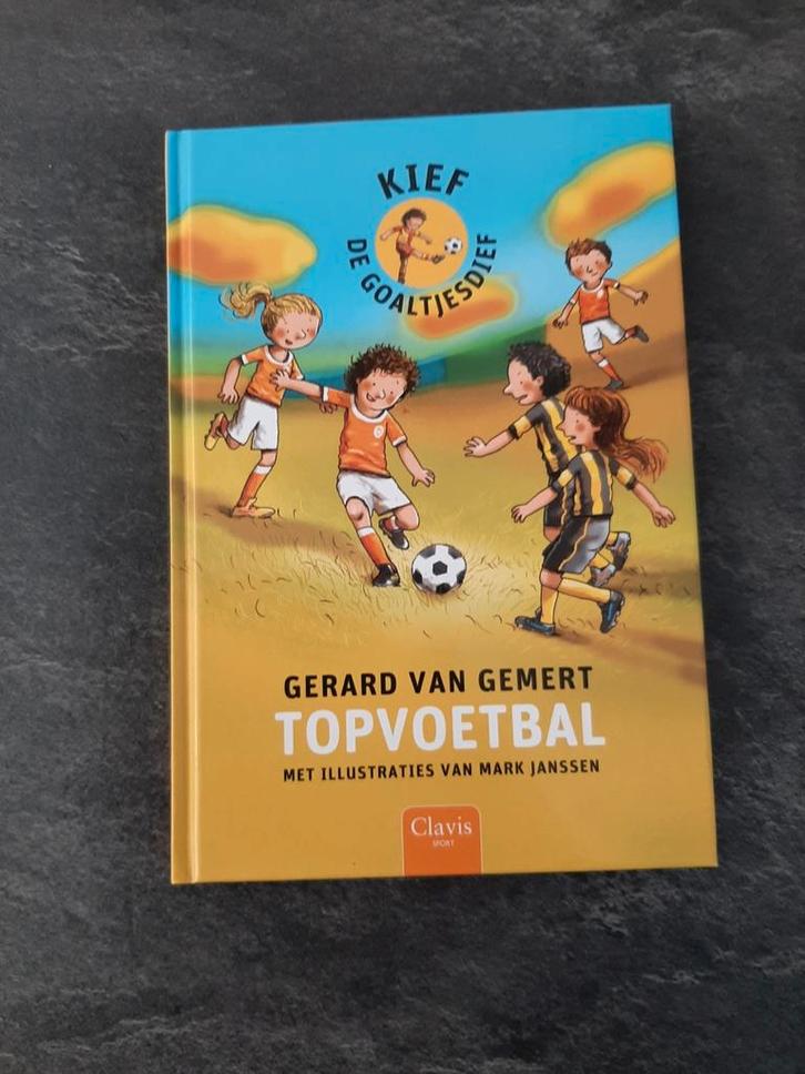 Gerard van Gemert - Topvoetbal, Boeken, Kinderboeken | Jeugd | onder 10 jaar, Zo goed als nieuw, Fictie algemeen, Ophalen of Verzenden