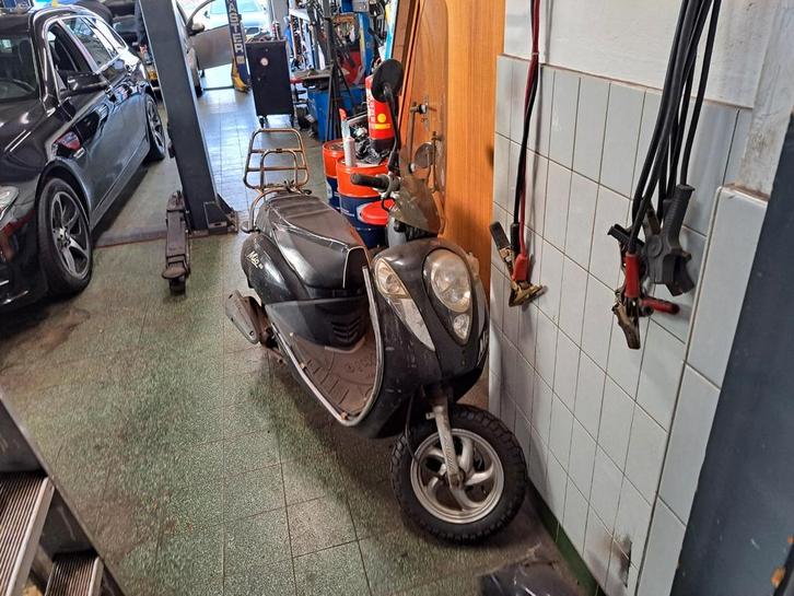 Sym mio  bj 2012, Fietsen en Brommers, Snorfietsen en Snorscooters, Gebruikt, SYM, Benzine, Ophalen