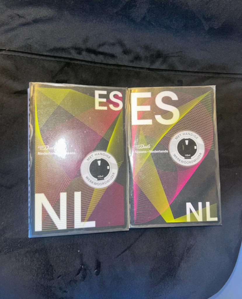 Spaans-Nederlands Werkwoordwijzer Van Dale - Nieuwstaat, Boeken, Taal | Spaans, Nieuw, Non-fictie, Ophalen of Verzenden