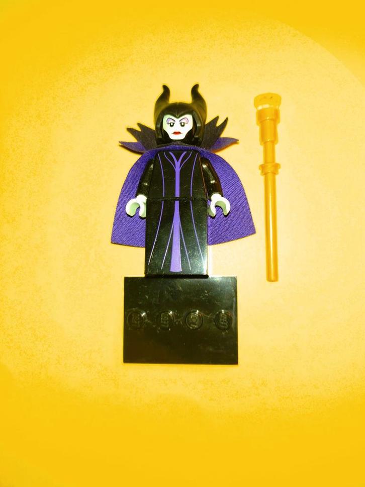 LEGO DISNEY CMF MALEFICENT FIGUUR/POPPETJE, Kinderen en Baby's, Speelgoed | Duplo en Lego, Zo goed als nieuw, Lego, Losse stenen