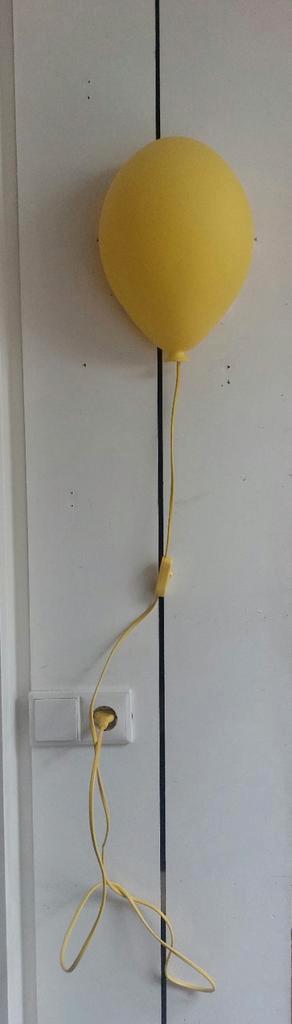 IKEA Drömminge wandlamp (geel) – Vintage Pop Art ballonlamp, Huis en Inrichting, Lampen | Wandlampen, Gebruikt, Kunststof, Ophalen of Verzenden