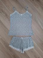 Grijze pyama set top en broek Primark - maat XS 34, Kleding | Dames, Primark, Ophalen of Verzenden, Gedragen, Maat 34 (XS) of kleiner