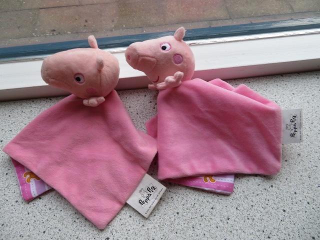 Knuffeldoek Peppa Pig roze velours 2022 Hasbro Sambro, Kinderen en Baby's, Speelgoed | Knuffels en Pluche, Zo goed als nieuw, Overige typen