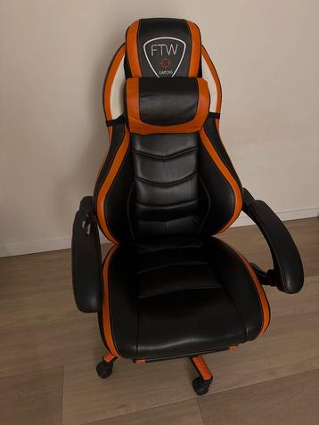 Gaming Stoel - Defect, voor de Handige Harry beschikbaar voor biedingen