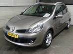 Renault Clio Estate 1.2 TCE Dynam - Airco - Trekhaak - Cruis, Voorwielaandrijving, Gebruikt, Zwart, 4 cilinders