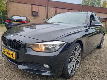 BMW 3-serie Touring 318d High Executive Leder Navi Clima beschikbaar voor biedingen