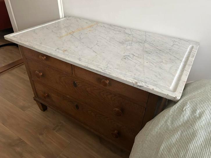 Oud houten kastje met marmeren blad, Antiek en Kunst, Antiek | Meubels | Kasten, Ophalen