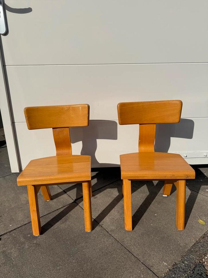 2x Vintage Houten Kleuterstoeltjes, Huis en Inrichting, Stoelen, Gebruikt, Twee, Hout, Overige kleuren, Ophalen