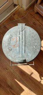 Zinken retro vuilnisbak uit Utrecht., Huis en Inrichting, Woonaccessoires | Prullenbakken, Ophalen, 40 liter of meer, Zo goed als nieuw
