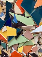 Te koop: tegelstukjes, mix van vele kleuren.€ 4,80 per kilo., Ophalen of Verzenden, Nieuw