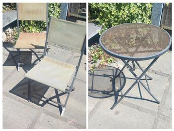 2 onderhoudsvrije inklapbare stoelen en tafeltje  beschikbaar voor biedingen