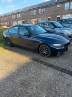 BMW 320i 260PK - M Onderstel!, Auto's, Automaat, 74 €/maand, Zwart, 4 cilinders