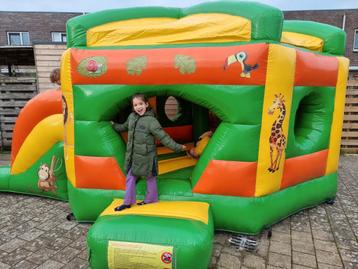 Springkussen jungle vijfhoek van jb inflatables uit 2018.  beschikbaar voor biedingen