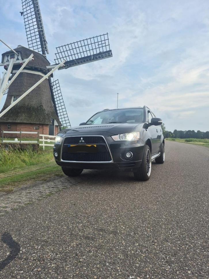 Mitsubishi Outlander 2.0 MPI 2WD CVT 2011 Zwart, Auto's, Mitsubishi, Particulier, Outlander, Achteruitrijcamera, Airbags, Airconditioning