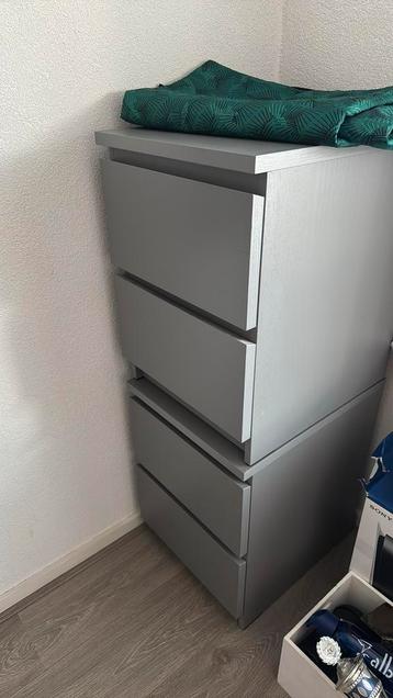  2 Nachtkastjes 