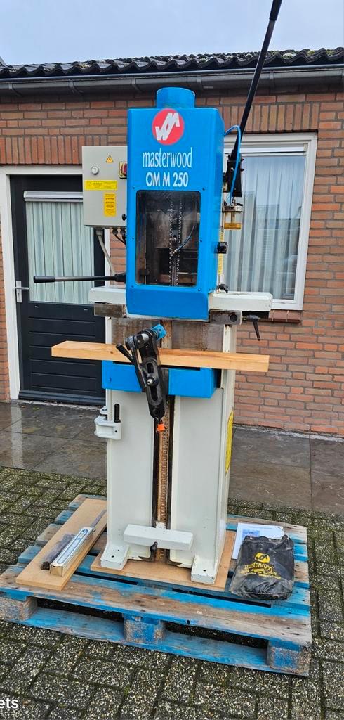 Kettingfrees / kettingsteek
Merk Masterwood
Type OMM 250
CE, Doe-het-zelf en Verbouw, Gereedschap | Freesmachines, Zo goed als nieuw