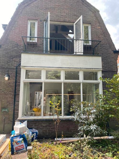 Mooie ruime Erker hardhout dubbel glas in goede staat!, Doe-het-zelf en Verbouw, Kozijnen en Schuifpuien, Gebruikt, Raamkozijn