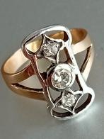 Antieke gouden ring met 3 grote briljantgeslepen diamanten, Ophalen of Verzenden, Goud, Ring, Met edelsteen