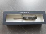 Victorinox Swiss Champ Damast limited edition 2021, Caravans en Kamperen, Kampeergereedschap, Ophalen of Verzenden, Nieuw