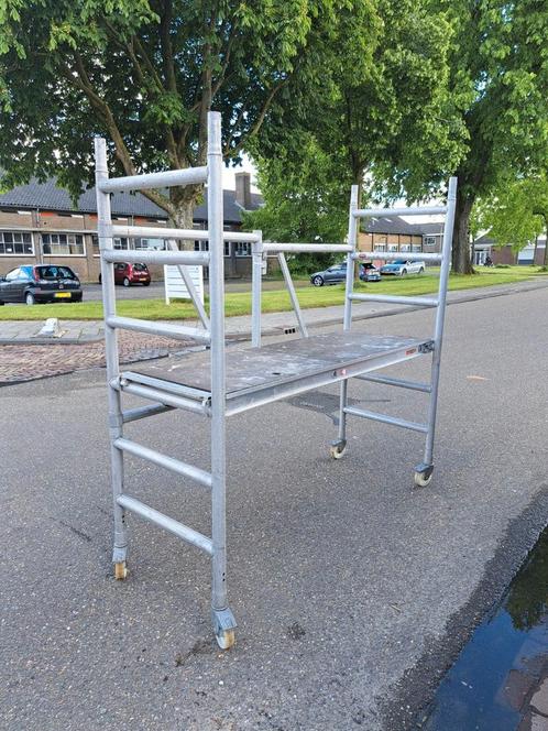 Te koop altrex Kamersteiger 5400, Doe-het-zelf en Verbouw, Steigers, Zo goed als nieuw, Rolsteiger of Kamersteiger, Ophalen of Verzenden