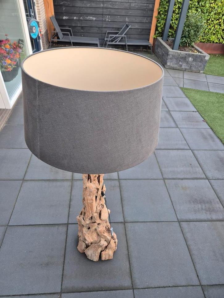 Mooie Magohout Boomstam Lamp, Huis en Inrichting, Lampen | Vloerlampen, Zo goed als nieuw, Minder dan 100 cm, Hout, Stof, Ophalen